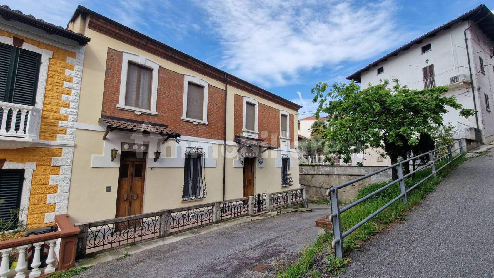 Nel borgo di Gabiano, vista Castello in vendita a Gabiano, nel Monferrato